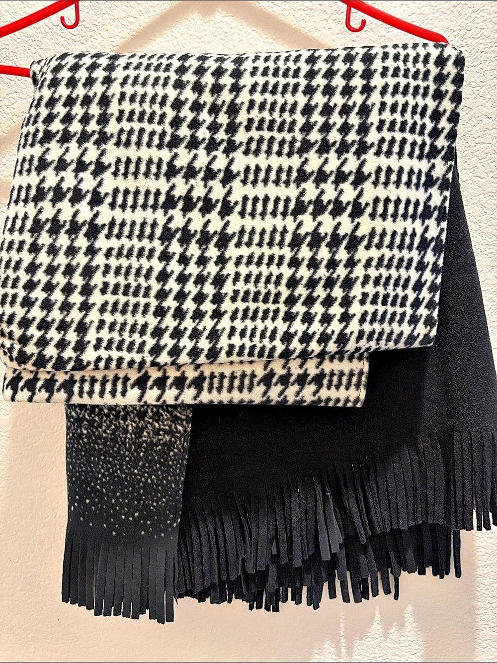 Black & White Houndstooth Fringe Scarf